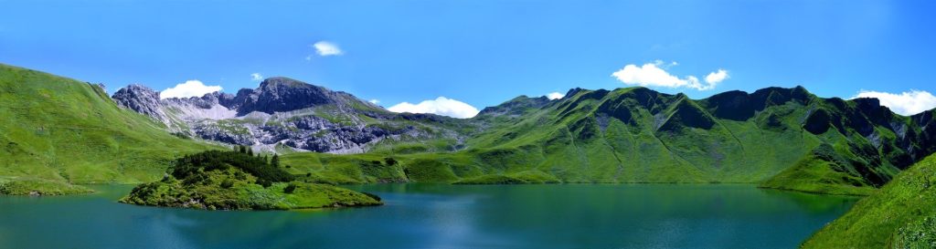 Lac de montagne 